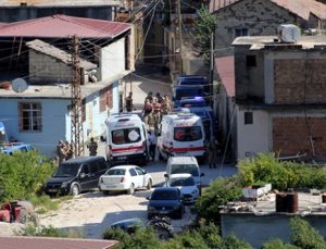 Son Dakika Dehşeti! Hatay’da Husumetli Aileler Arasında Silahlı Kavga: 2’si Ağır 7 Yaralı