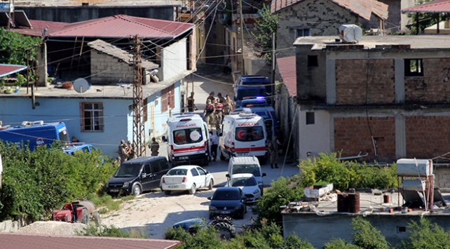 Son Dakika Dehşeti! Hatay’da Husumetli Aileler Arasında Silahlı Kavga: 2’si Ağır 7 Yaralı