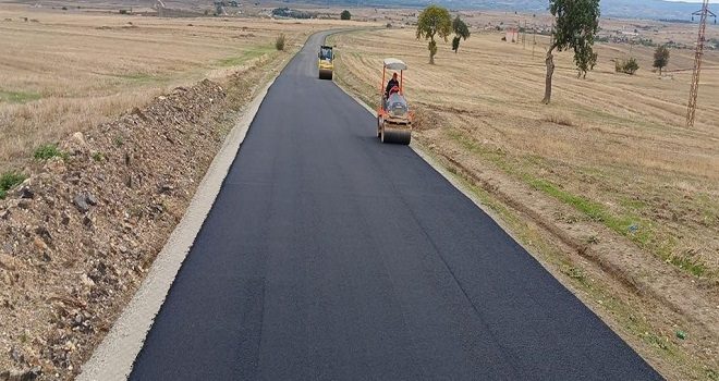 Edirne Kırsalında Ulaşım Devrimi: Köy Yolları Sıcak Asfaltla Yenileniyor