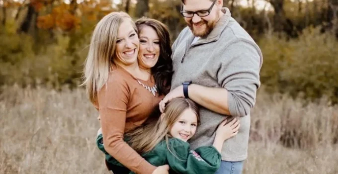 Yapışık İkizler Abby ve Brittany’nin Anne Olması Şaşırttı! Cinsel Hayatlarıyla İlgili Açıklama Ortalığı Karıştırdı