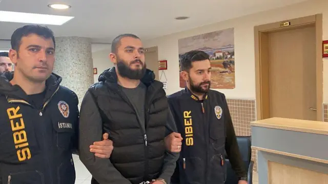 SON DAKİKA! Faruk Fatih Özer’in Ölümünde Şok Eden Detay: Banyo Kapısında Çarşafla Asılı Bulundu!