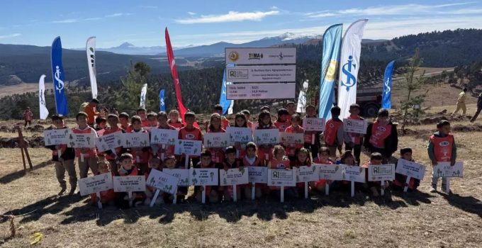 Yeşil Geleceğe Güçlü Adım: Kars’ta 20 Bin Fidan Toprakla Buluştu!