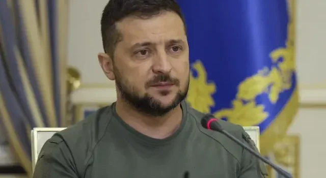 SON DAKİKA: Zelenski Canlı Yayındayken Panik Anları! Paris’te Sirenler Çaldı, Stüdyo Boşaltıldı