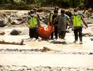 Sumatra’da Korkunç Doğal Afet: Sel ve Heyelanlar Can Aldı! Can Kaybı 300’ü Geçti, Yüzlerce Kişi Kayıp