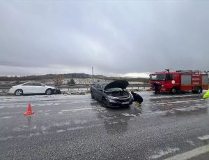 Çorum Sungurlu’da Dolu Yağışı Felakete Yol Açtı: Zincirleme Kazada 10 Kişi Yaralandı