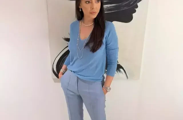 Mavi de Huydur Bizde: Ebru Gündeş’in Üzerindeki Servet: Aksesuarların Dudak Uçuklatan Fiyatları!