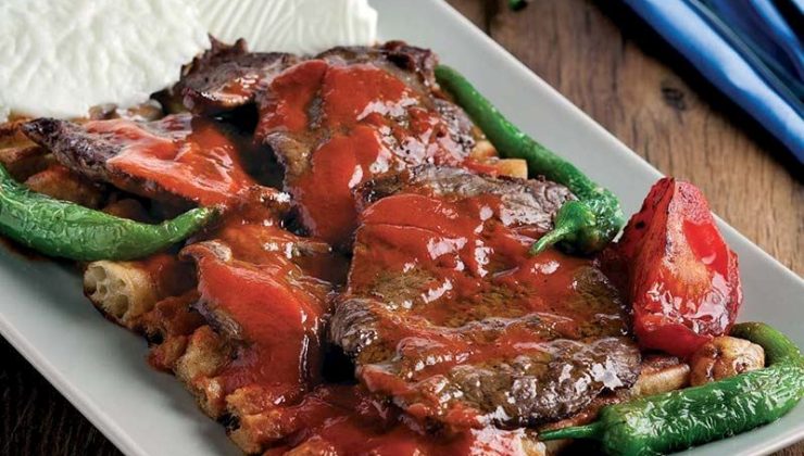 Evde Döner Devrimi: Viral Kağıtta Yaprak Döner Tarifi! (Ev Yapımı İskender Temeli)