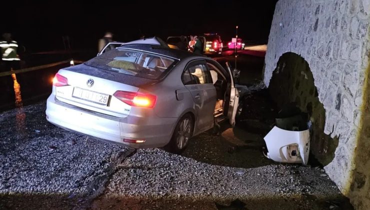 Sivas Suşehri’nde Feci Kaza: 1 Ölü, 2 Yaralı! Otomobillerin Çarpışması Can Aldı