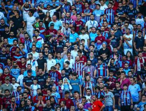 Bordo-Mavili Akın! Trabzonspor Taraftarları, Galatasaray Derbisi İçin RAMS Park’ta!