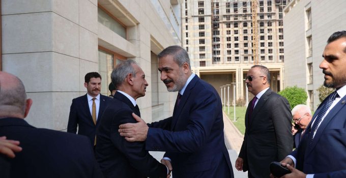 IRAK’TA KRİTİK TEMAS! Dışişleri Bakanı Hakan Fidan, Irak Türkmen Cephesi Başkanı Mehmet Seman Ağaoğlu ile Görüştü