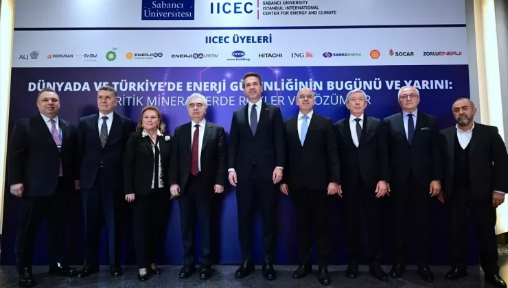 Türkiye Yenilenebilir Enerjide Atağa Kalkıyor: 2026 Rekorlar Yılı Olacak!