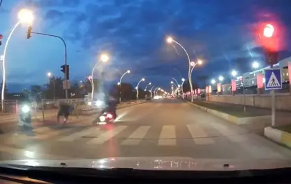 Edirne’de Kan Donduran Kaza! Motosiklet Kırmızı Işıkta Geçti, Yaya Karşısına Çıktı