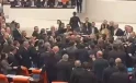 TBMM’de Bütçe Mesaisi Yumruklu Kavgaya Dönüştü: AK Parti ve CHP’li Vekiller Birbirine Girdi!