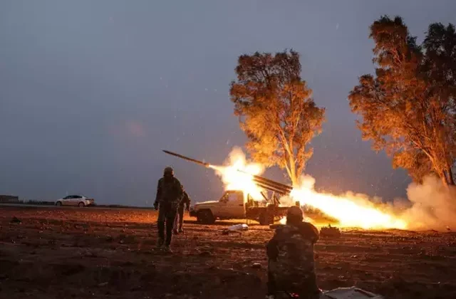 Suriye Ordusu Tabka’da Kontrolü Sağladı: YPG/SDG’de Toplu Teslimiyet!