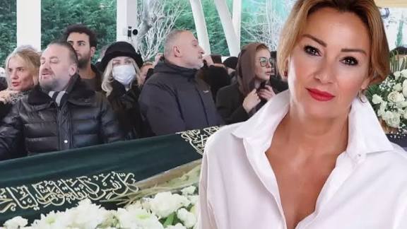 Pınar Altuğ’dan ‘Cenazede Başörtüsü’ Çıkışı: “Ben Kapatmayanlardanım”